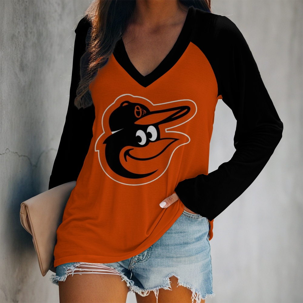 Women's V-neck Double-layered Long-sleeved Loose T-shirt - Baseswear