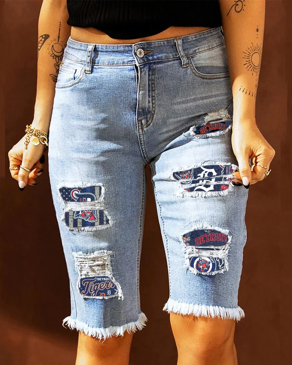 MID-RISE RIPPED PATCHES DENIM BERMUDA SHORTS - Baseswear
