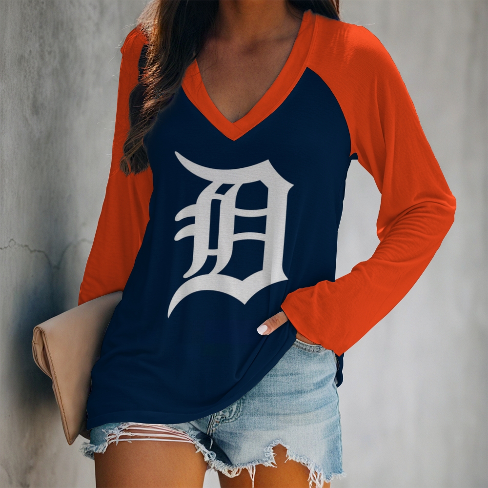 Women's V-neck Double-layered Long-sleeved Loose T-shirt - Baseswear